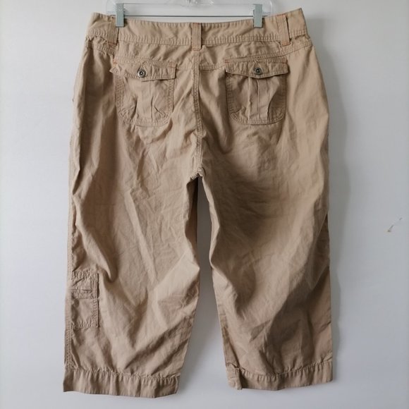 VF Jeanswear Women's Beige Capris Size 16WM - Picture 2 of 5